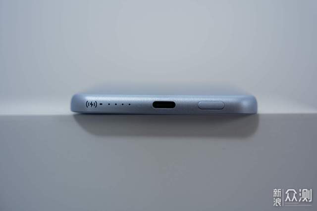 倍思卡片磁吸 Air:iPhone 的 "隐形续航外挂"_新浪众测