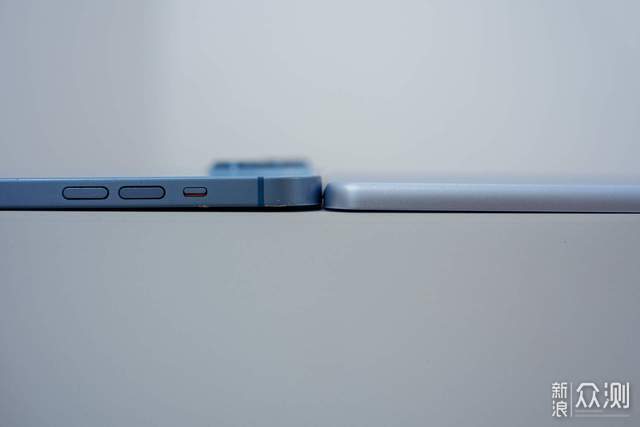 倍思卡片磁吸 Air:iPhone 的 "隐形续航外挂"_新浪众测