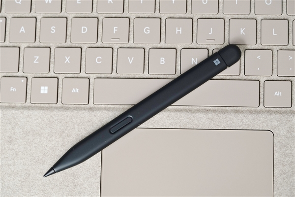 全能2合1 AI平板生产力拉满！全新13英寸Surface Pro图赏