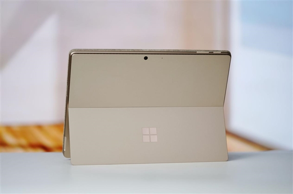 全能2合1 AI平板生产力拉满！全新13英寸Surface Pro图赏