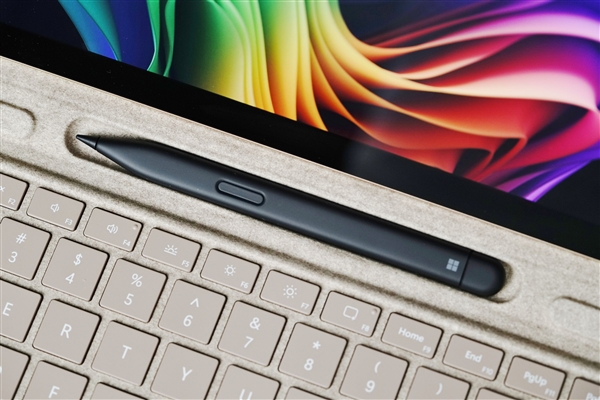 全能2合1 AI平板生产力拉满！全新13英寸Surface Pro图赏