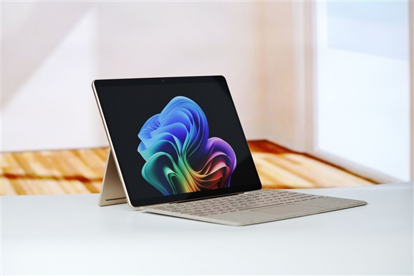 全能2合1 AI平板生产力拉满！全新13英寸Surface Pro图赏
