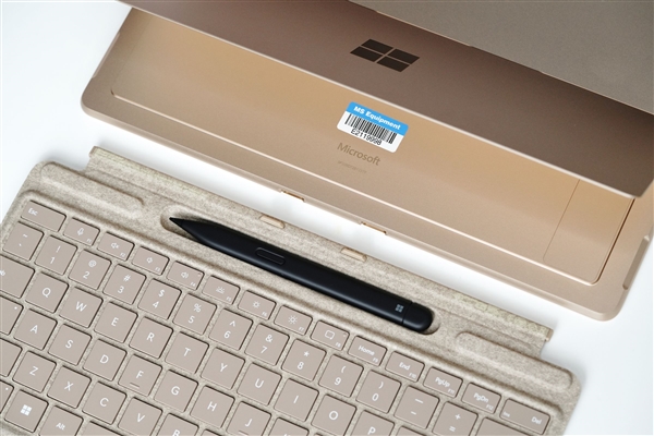 全能2合1 AI平板生产力拉满！全新13英寸Surface Pro图赏