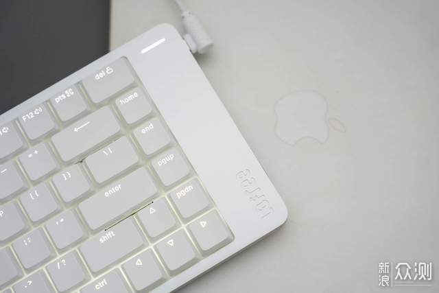 桌面上最后一块拼图：Mac原生矮轴键盘_新浪众测