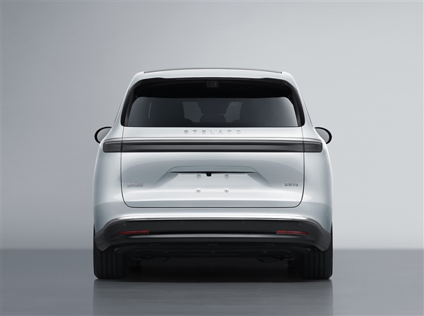 鸿蒙智行又一MPV 享界V8登陆工信部：预计售价30万级