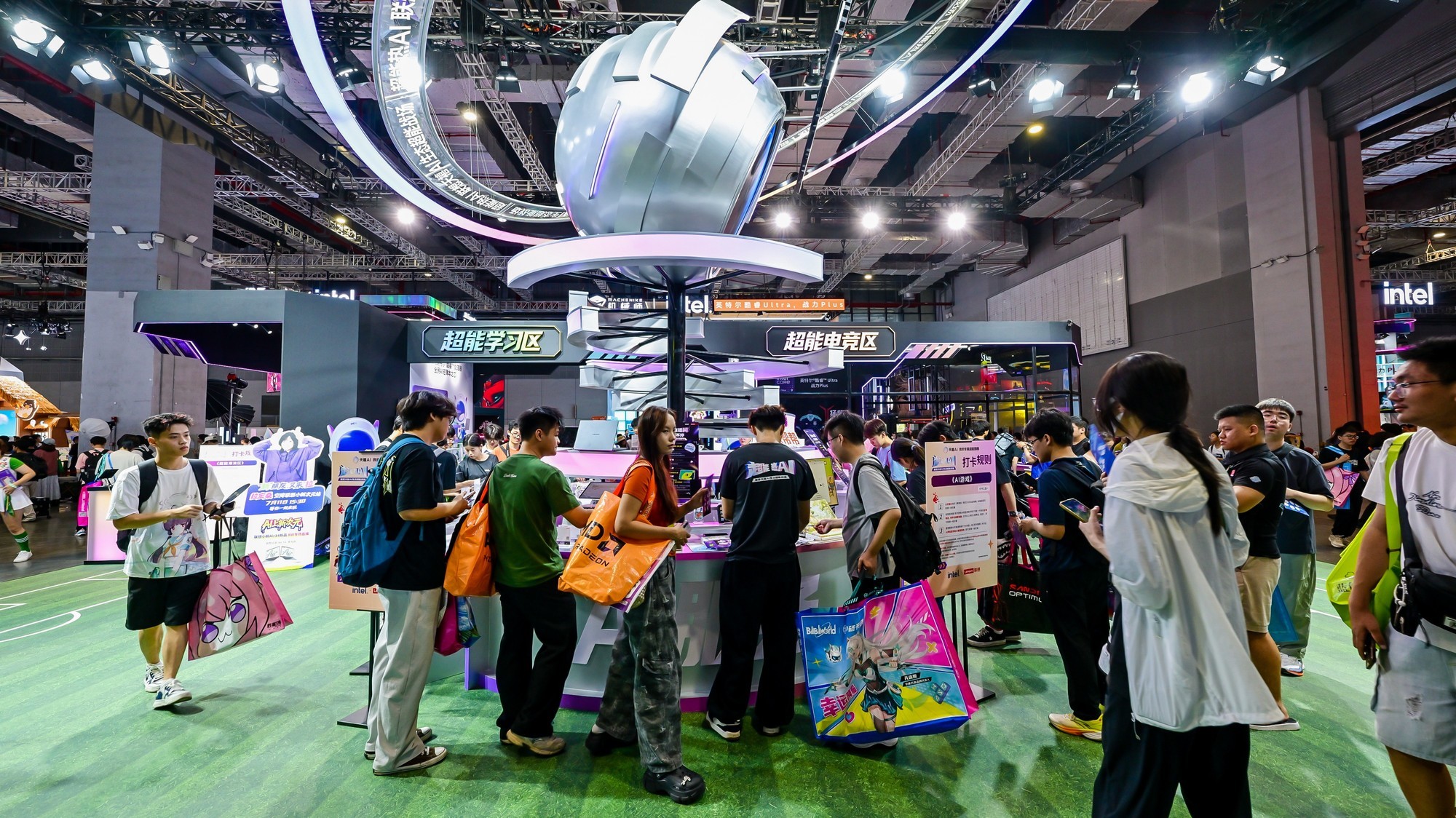 BW 2026联想展台探展：人气爆棚，爆款产品让观众爱不释手