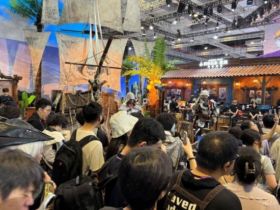 韩媒看傻了！上海BW人山人海 展区大到拍不完