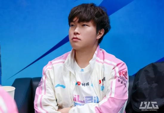 孙亚龙连发数条微博为Bin发声：失利大锅在下路与BP