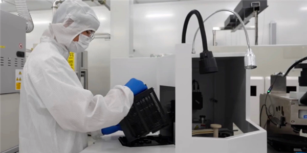 没有EUV也能造5nm！国产二维半导体产线投产：绕开ASML换道超车