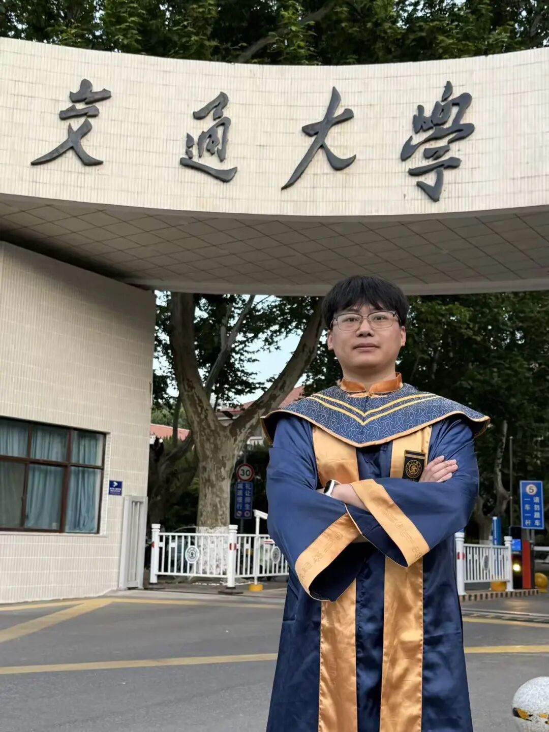 红沿河公司+新员工风采.jpg