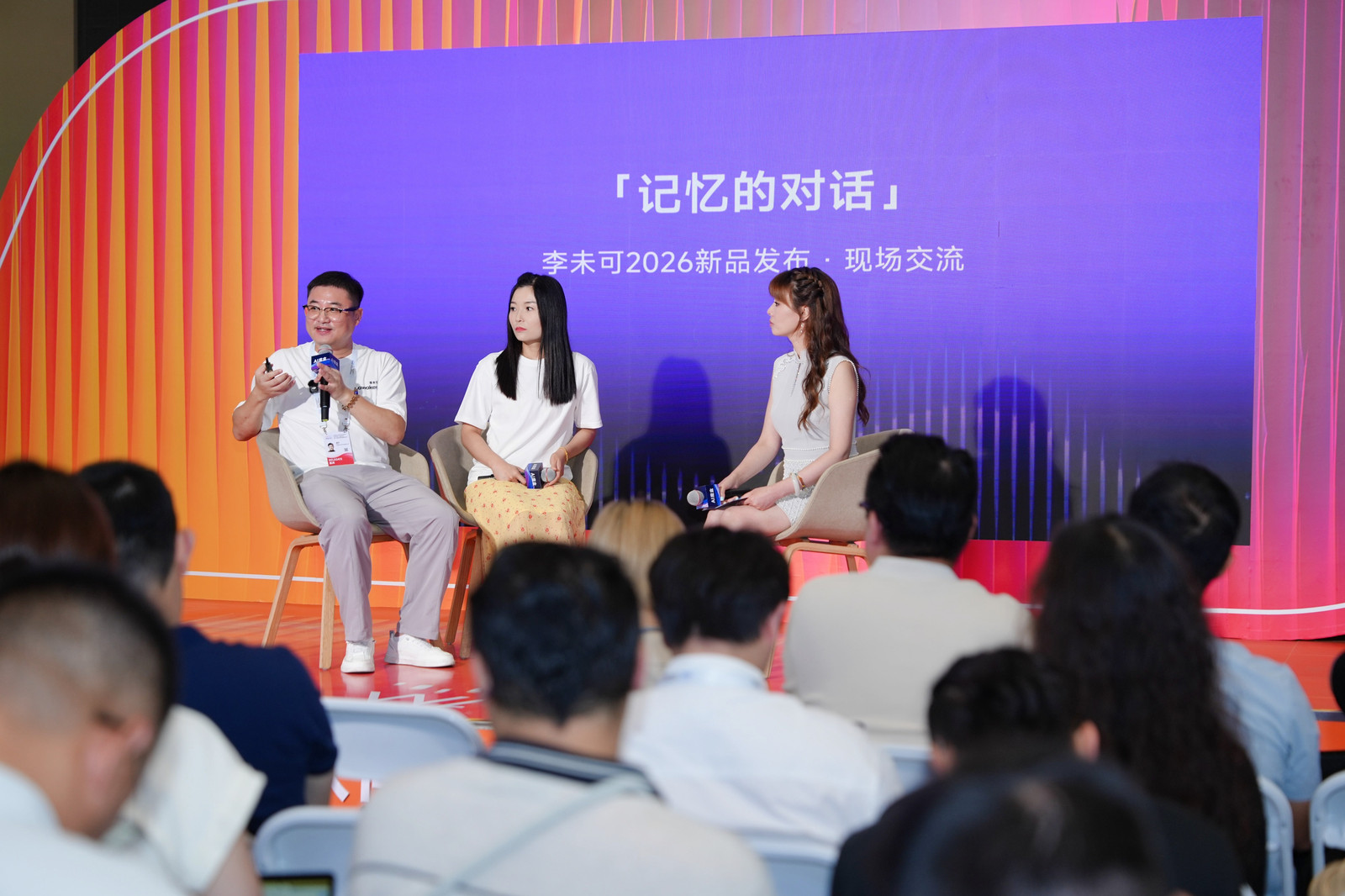 “小而美”李未可，正用“记忆”重写AI眼镜游戏规则