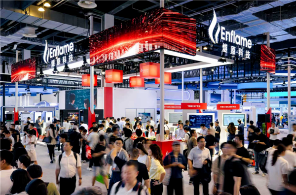 台积电还没量产 燧原抢先拿出样品！中国首款CoPoS AI芯片重磅发布