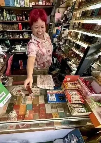 在超市后门崩老头 是今年最纯爱的幻想
