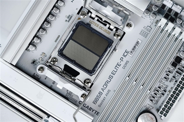 融入雕妹二次元设计!技嘉B850 AORUS ELITE-P ICE主板图赏