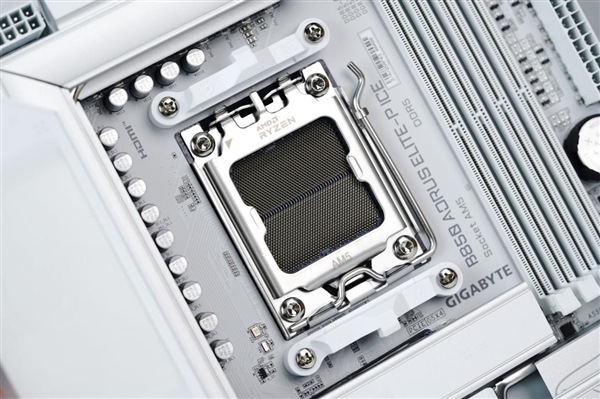 融入雕妹二次元设计!技嘉B850 AORUS ELITE-P ICE主板图赏