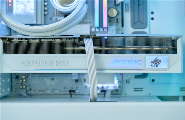 融入雕妹二次元设计!技嘉B850 AORUS ELITE-P ICE主板图赏