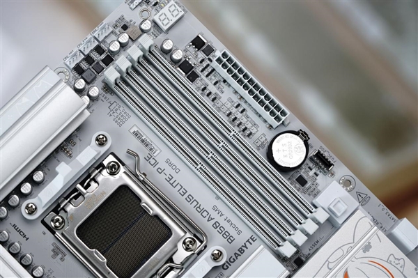 融入雕妹二次元设计!技嘉B850 AORUS ELITE-P ICE主板图赏