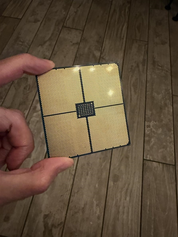256核猛兽现身！AMD Zen6 EPYC Venice实物曝光：台积电2nm首发量产