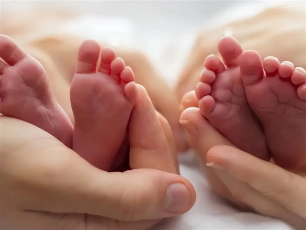 一个身体两个子宫!女子生完孩子26天后 又诞下一对龙凤胎