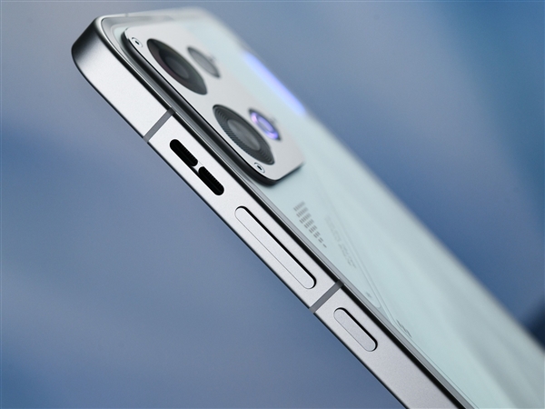 OPPO K15上手：主动散热+8000mAh电池 户外必备神器