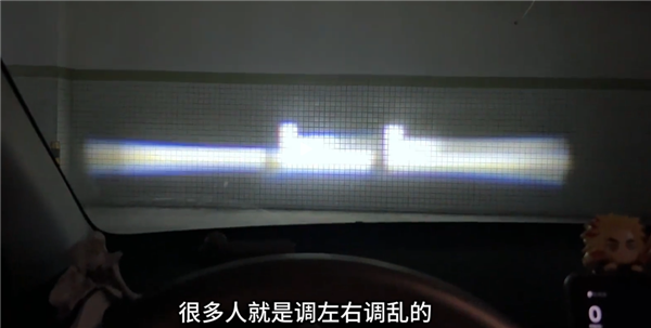 原来 连美国人都觉得特斯拉的车灯晃眼