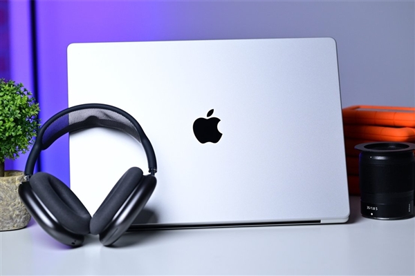 触控屏、OLED、M7芯片全都要！苹果一大波Mac新品来袭