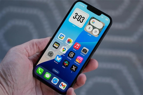 美版iPhone突发大规模宕机：手机状态栏惊现SOS