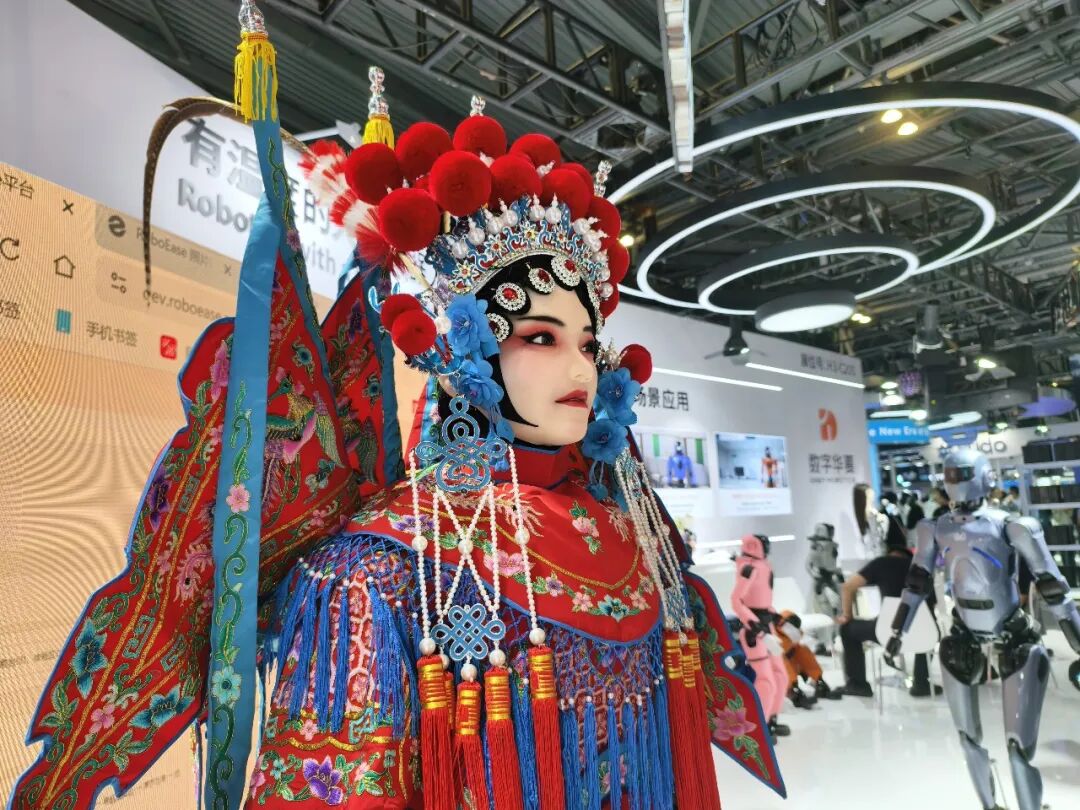走访100+机器人展台：拐点已至，具身智能进入千行百业｜WAIC 2026