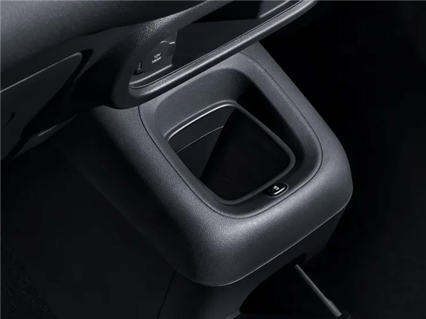 比亚迪专供日本的这台车 我是真想它卖回国内！