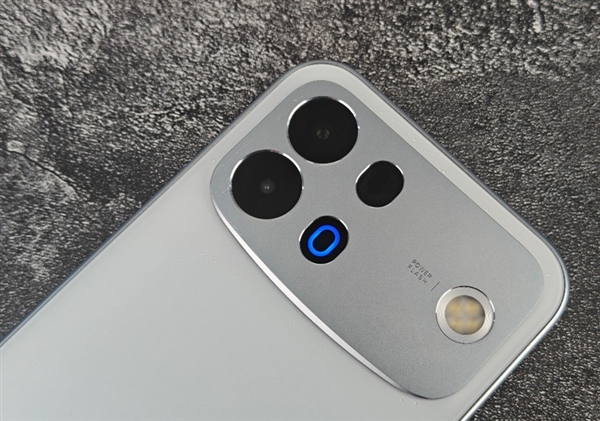 OPPO A7 Pro Max上手体验：万级大电池7年耐用