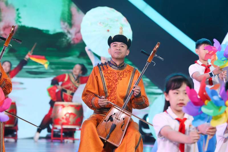 运动会开幕式演出以“亦古亦今”为主线，千余名演职人员倾情演绎。新京报记者 李木易 摄