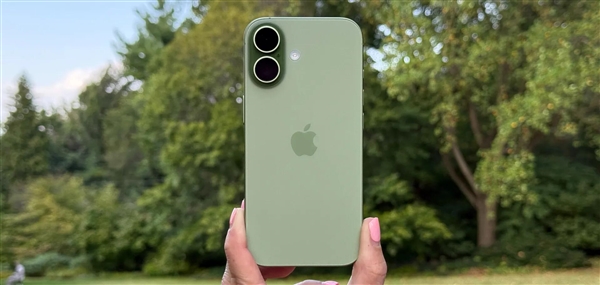 iPhone 17系列京东评价总数突破800万：苹果牢牢站稳高端市场
