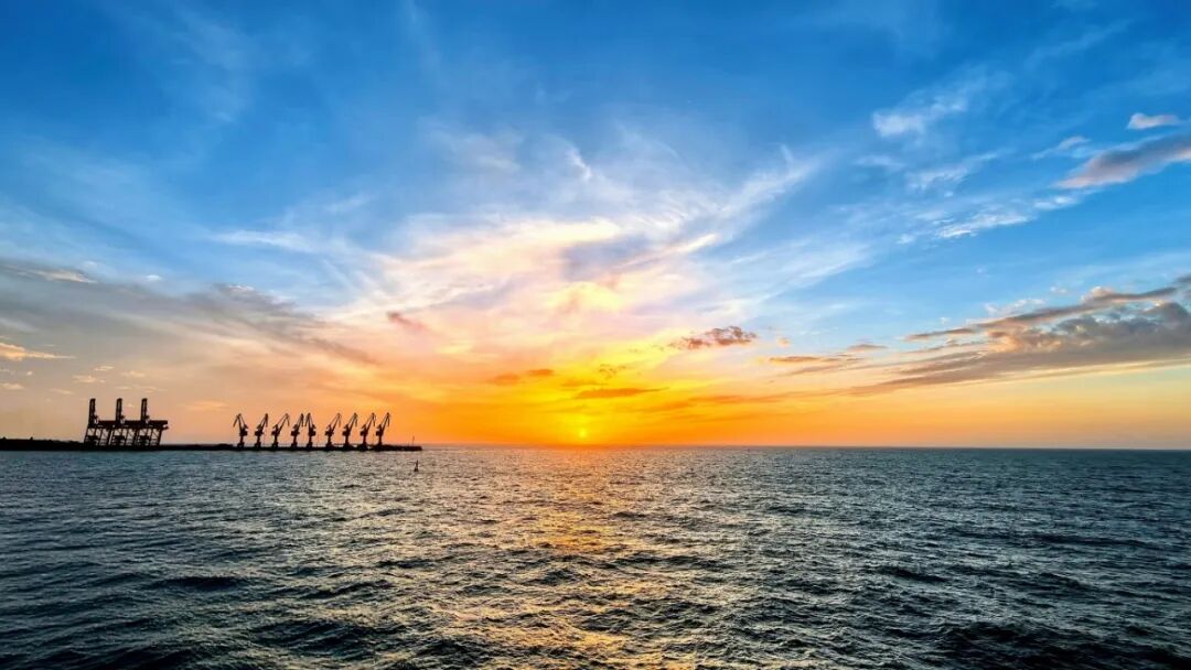 海港朝晖.jpg