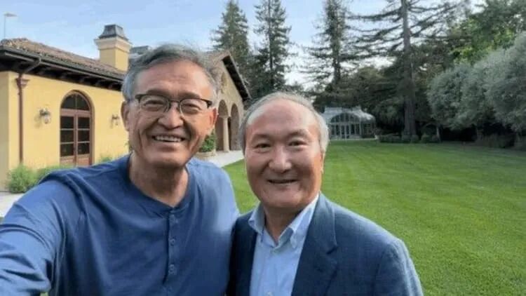 英特尔CEO陈立武（图左）公开表示，他正在研究「新的存储器架构」，并特此设立一个专案，聘请曾执掌SK海力士的李锡熙（图右）加盟英特尔。陈立武摄