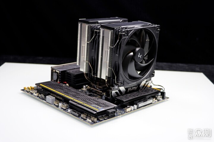 9600X 搭配单通道 DDR5 就很强了！_新浪众测