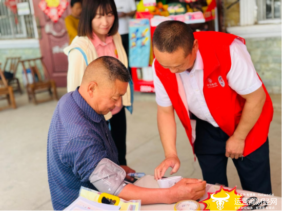 （湖北移动把贴心服务送到村民家门口，守护银龄安康）