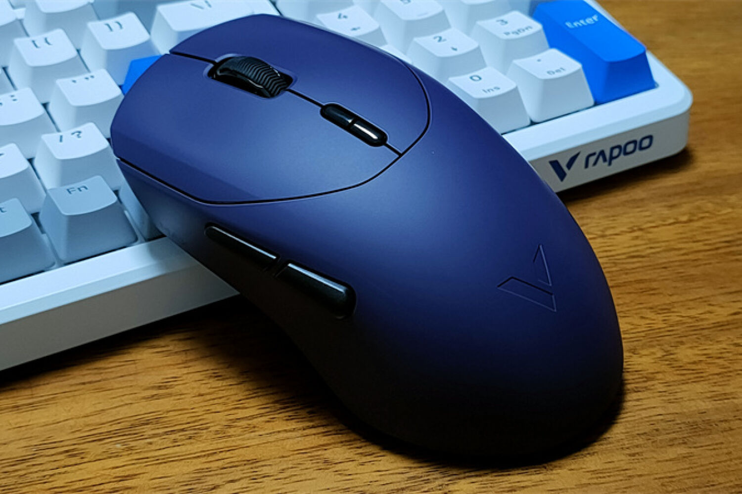 电竞双雄：雷柏VT9 MAX与V700DIY-98客制键盘