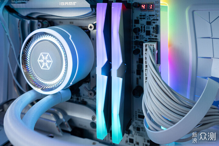 海力士颗粒，超频8000MT/s，棘蛇升卿灯条上机_新浪众测