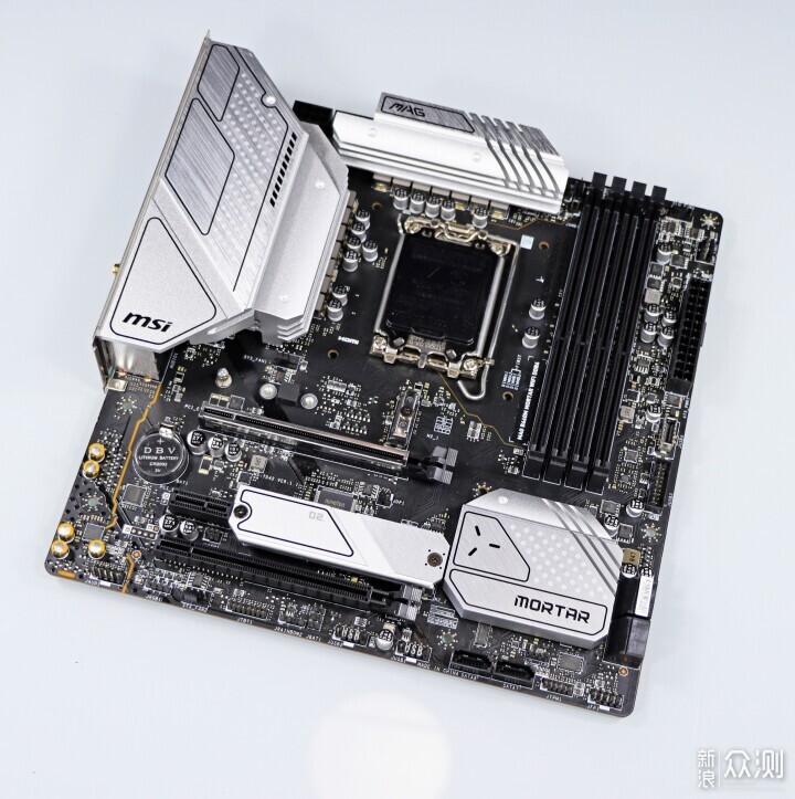 9600X 搭配单通道 DDR5 就很强了！_新浪众测
