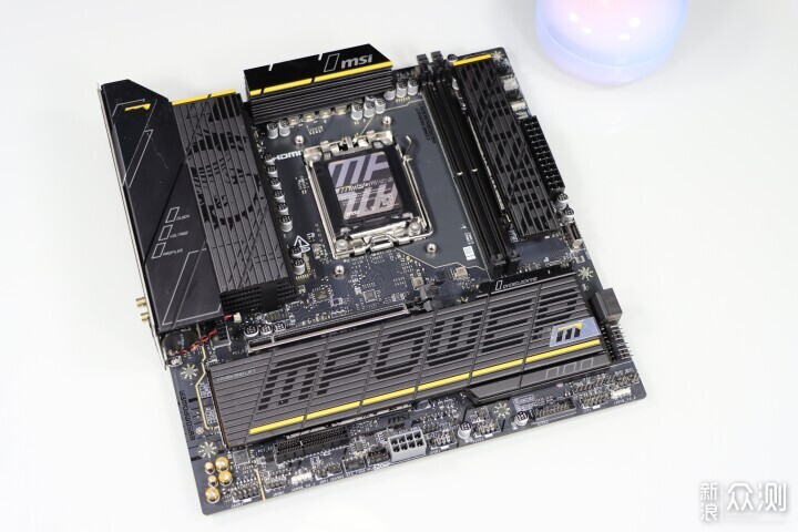 9600X 搭配单通道 DDR5 就很强了！_新浪众测
