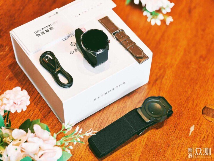 医疗级心电手表,全面监测心脏健康的乐普W20_新浪众测