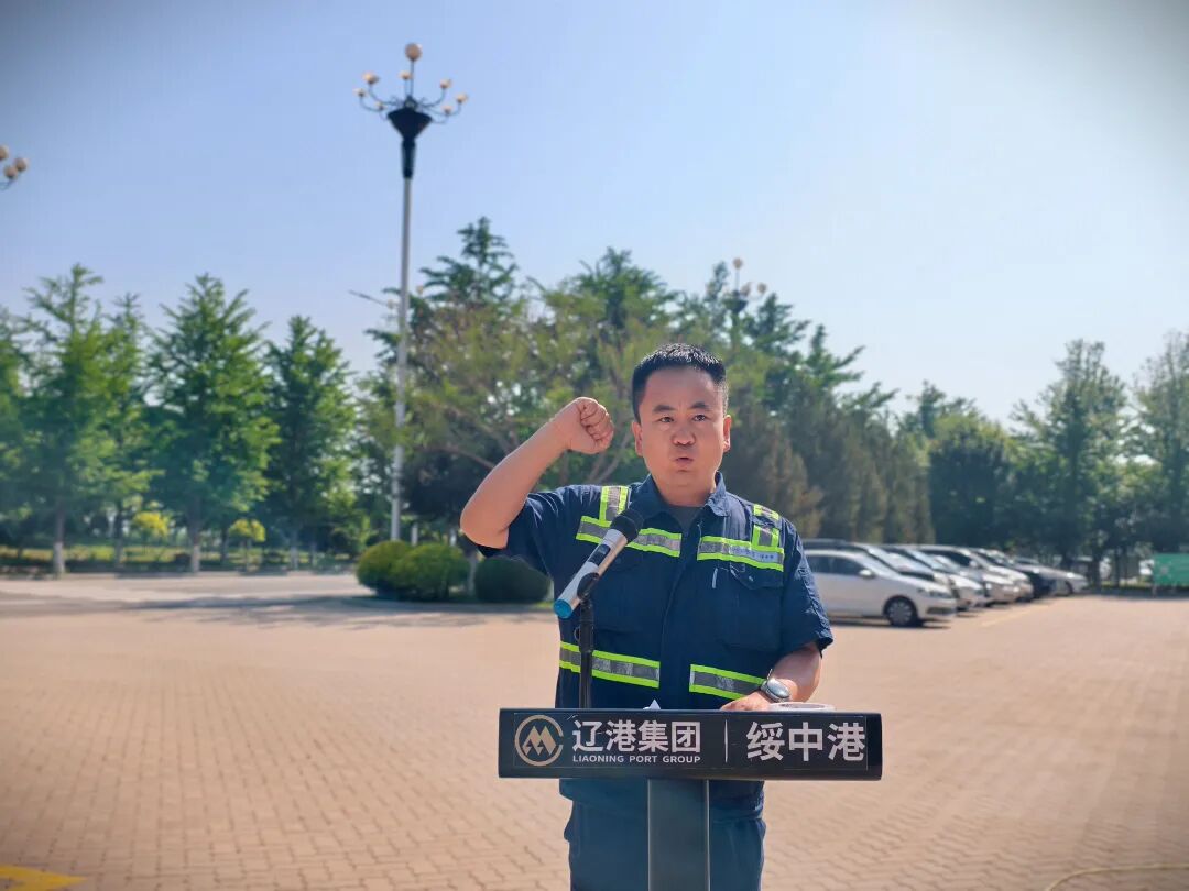 郑明崇.jpg