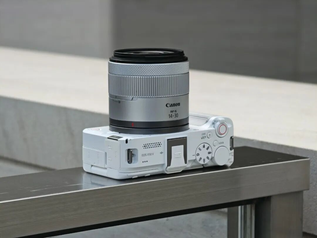 轻巧高颜值的随身拍照神器 佳能EOS R50 V上手体验