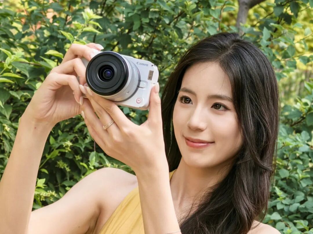轻巧高颜值的随身拍照神器 佳能EOS R50 V上手体验