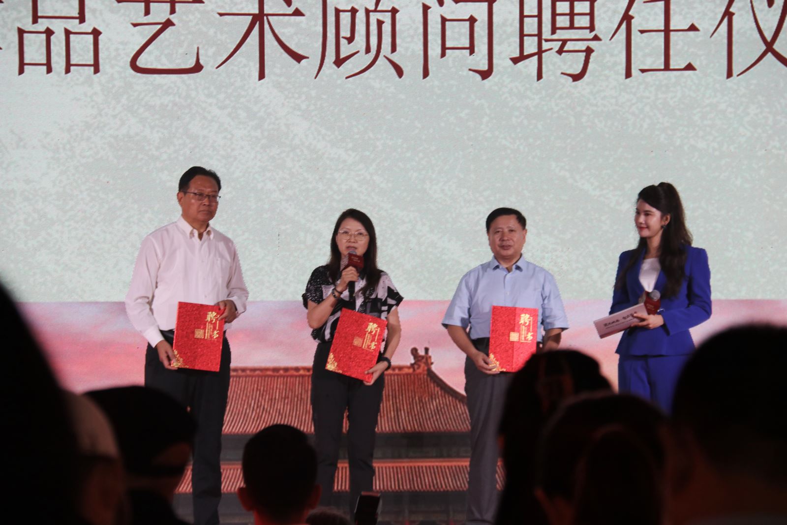 　　图为“国瓷系列”影片发布