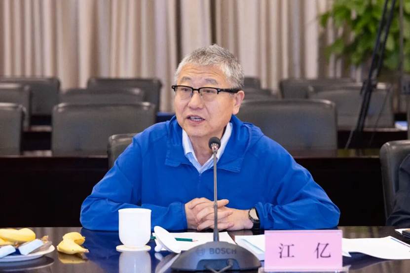 (图为江亿院士对项目给予评价)