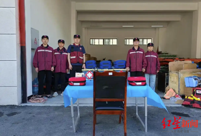 ▲成都中医药大学附属医院派遣救援队已在当地开展工作