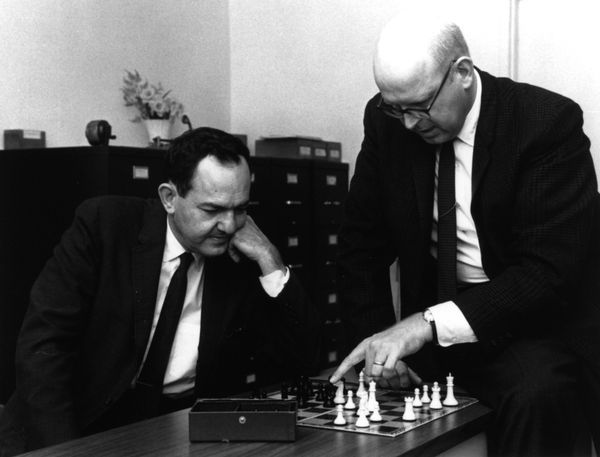 Herbert Simon(左)和 Allen Newell (右)