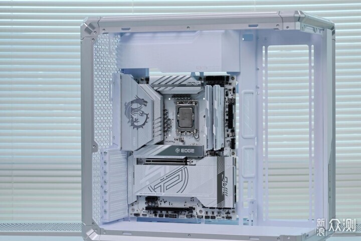 270K+5070Ti名人堂+乔思伯X400CG海景房_新浪众测