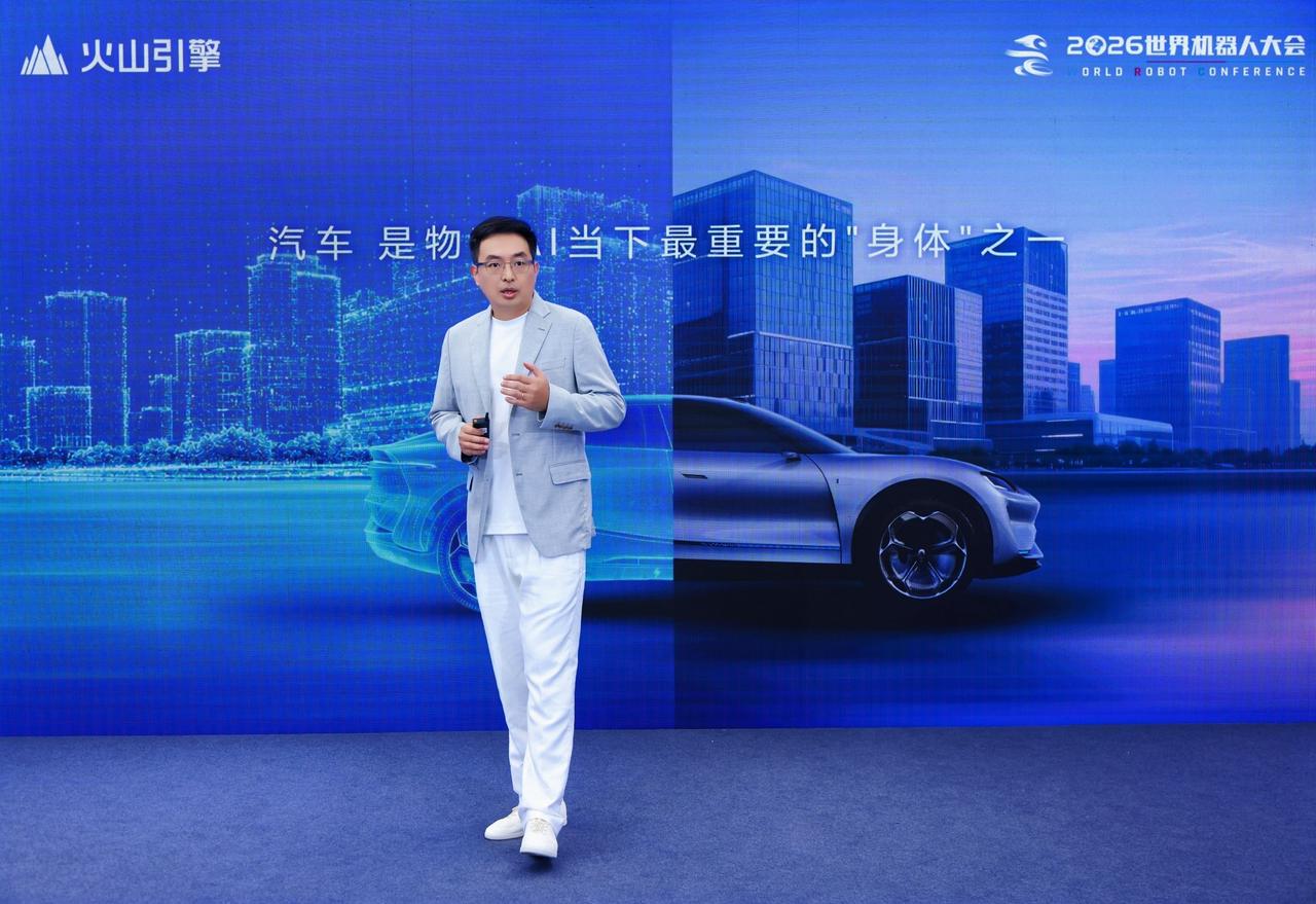 机器人一定要长成人形吗？AIVA：汽车也行